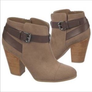 Carlos Santana Harvest bootie in chateau brown